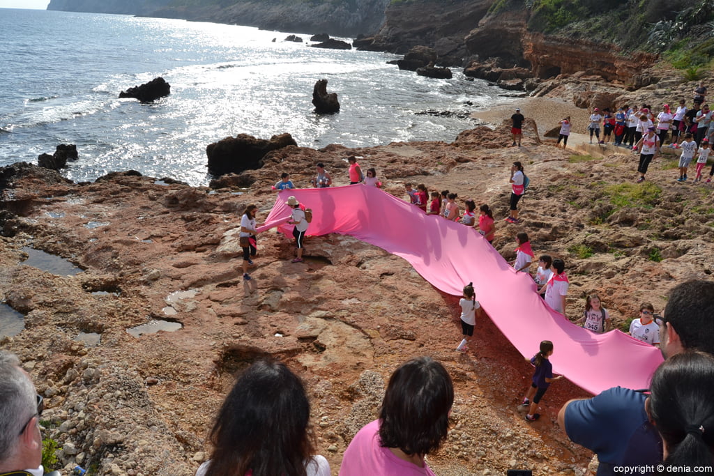 Caminata solidaria AECC – Lazo rosa