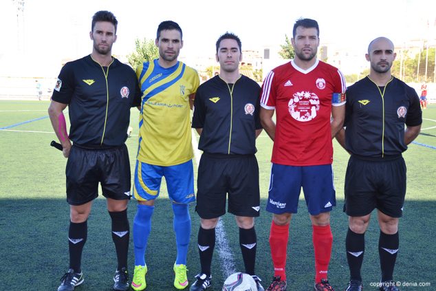 Capitanes con trío arbitral