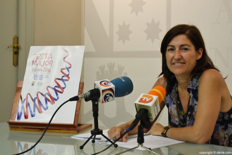 Eva Ronda presenta el programa de fiestas de Dénia 2016