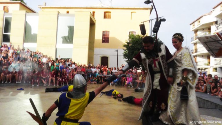 Entrega de la espada al capitán