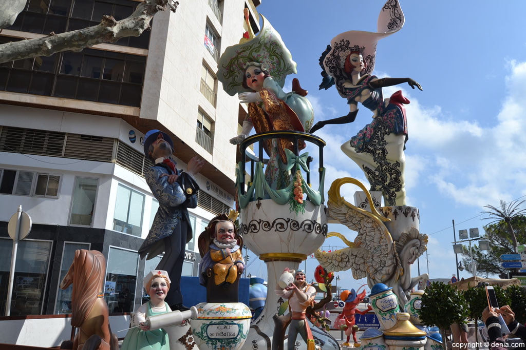 Segundo día de plantà en Dénia – falla Port Rotes