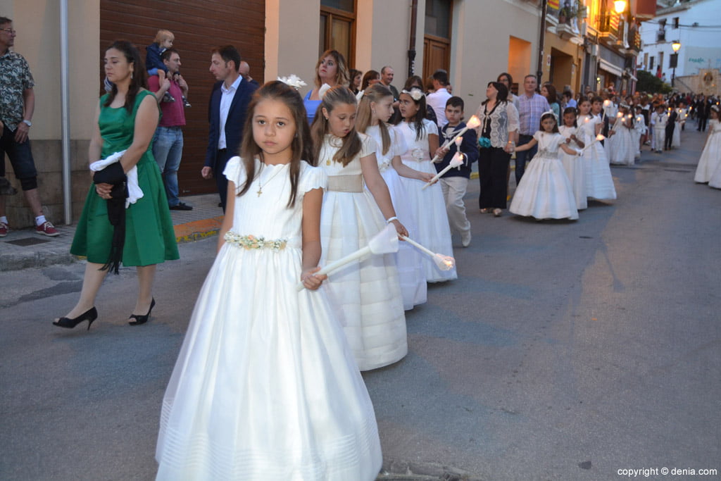 Procesión de la Mare de Déu dels Desemparats 2017 – Niños de comunión