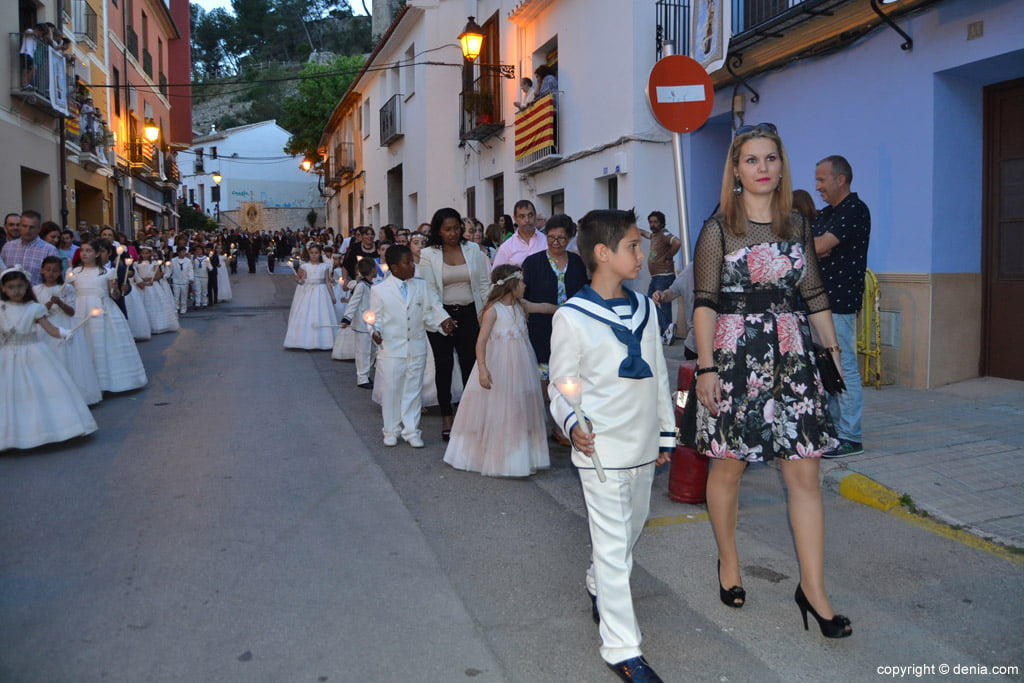 Procesión de la Mare de Déu dels Desemparats 2017 – Niños de comunión