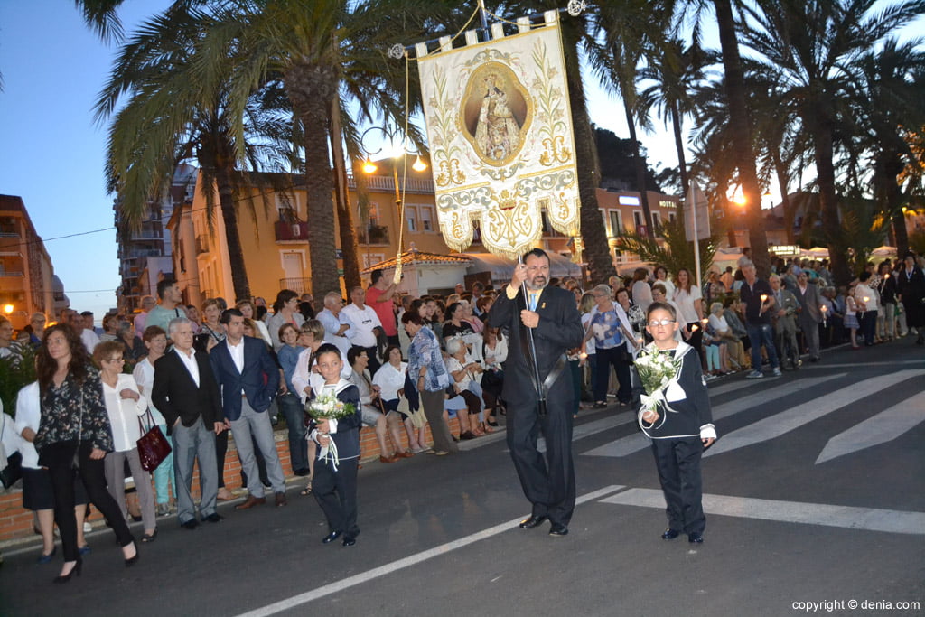 Procesión de la Mare de Déu dels Desemparats 2017 – Estandarte