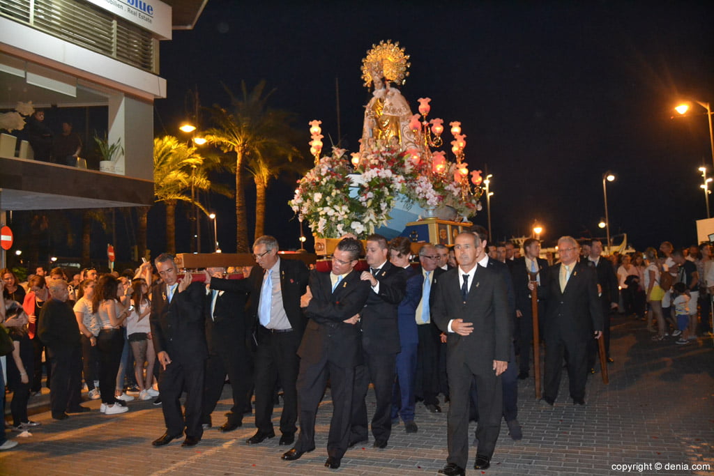 Procesión de la Mare de Déu dels Desemparats 2017 – entrando en la calle Campos