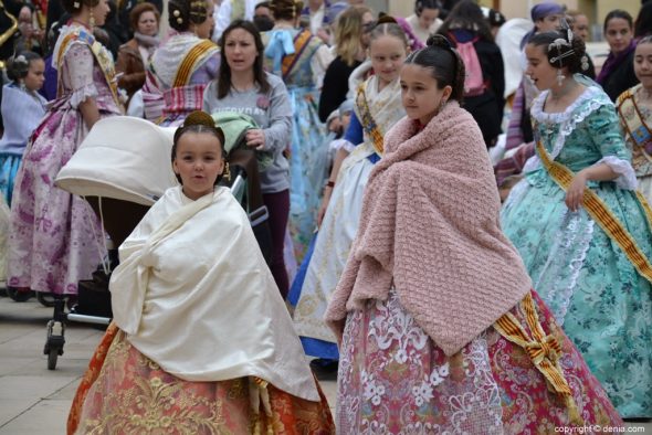 002a pleitesias a las falleras mayores de denia falla les roques