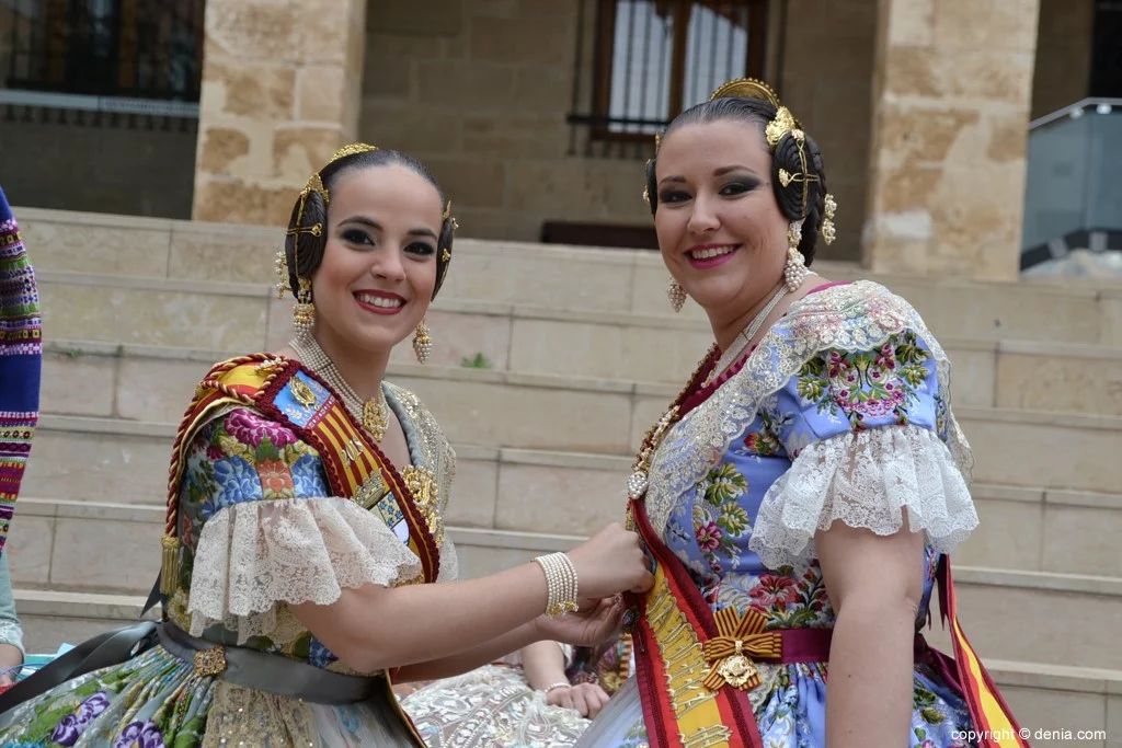 Pleitesias a las falleras mayores de Dénia – Falla Baix la Mar