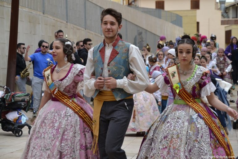 Pleitesias a las falleras mayores de Dénia - Falla Camp Roig