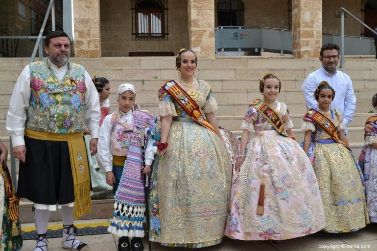 Pleitesias a las falleras mayores de Dénia - Falla Campaments