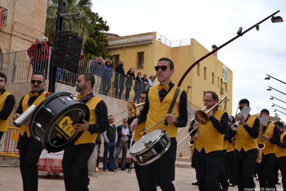 075 pleitesias a las falleras mayores de denia falla oeste