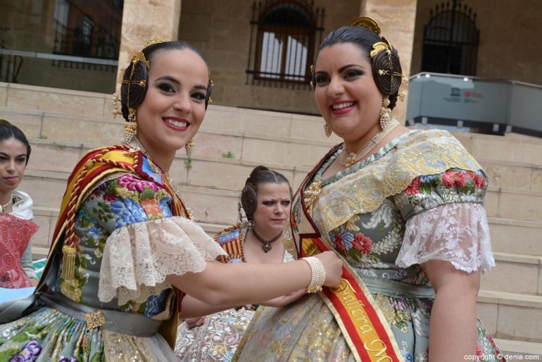 Pleitesias a las falleras mayores de Dénia - Falla Centro