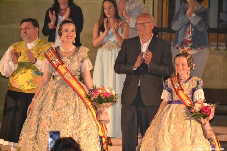 Elección Falleras Mayores de Dénia 2019 - Aplausos a las nuevas falleras mayores