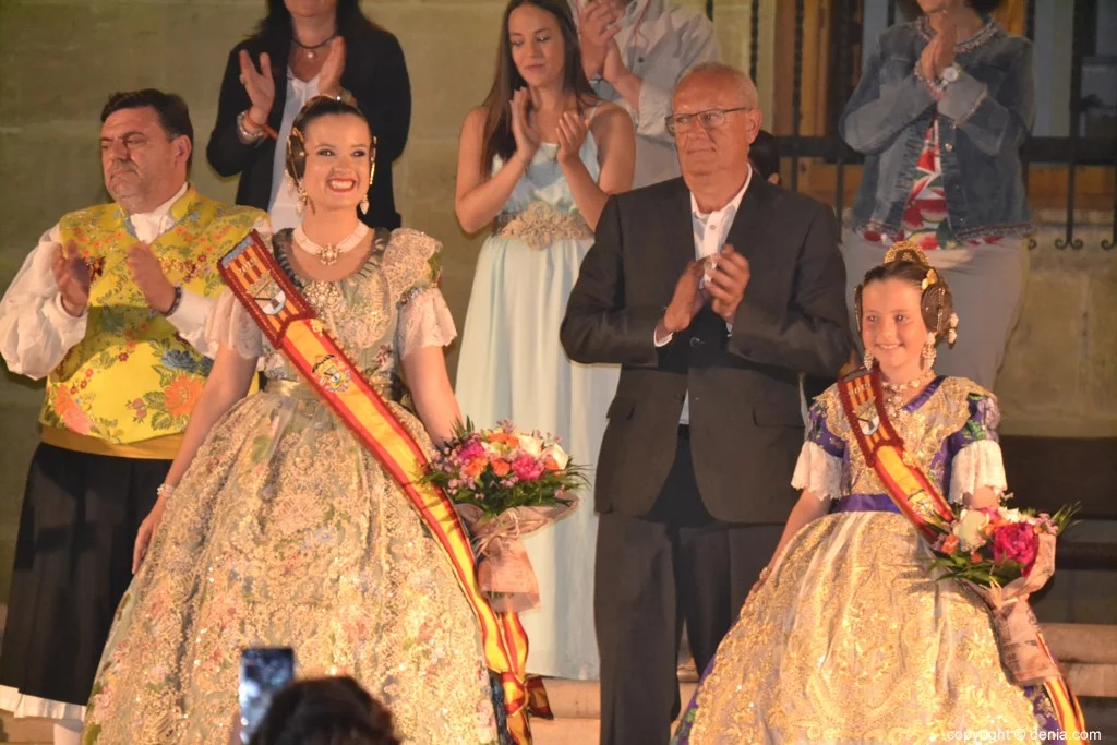 Elección Falleras Mayores de Dénia 2019 – Aplausos a las nuevas falleras mayores