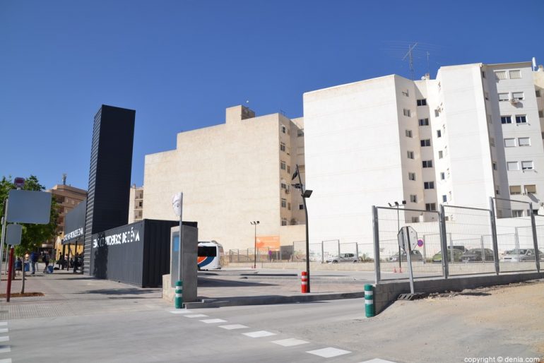 Acceso de los autobuses a la nueva estación de Dénia