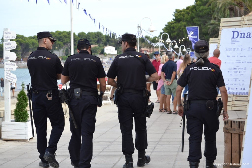 policias nacionales en denia