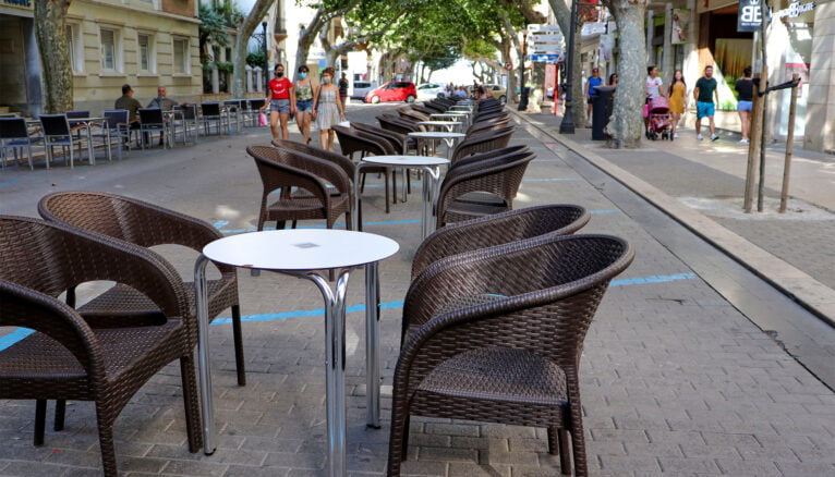 Terraza vacía en Marqués de Campo