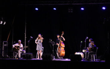 actuacion de mediterranean gypsy jazz reunion en el festival de jazz de denia