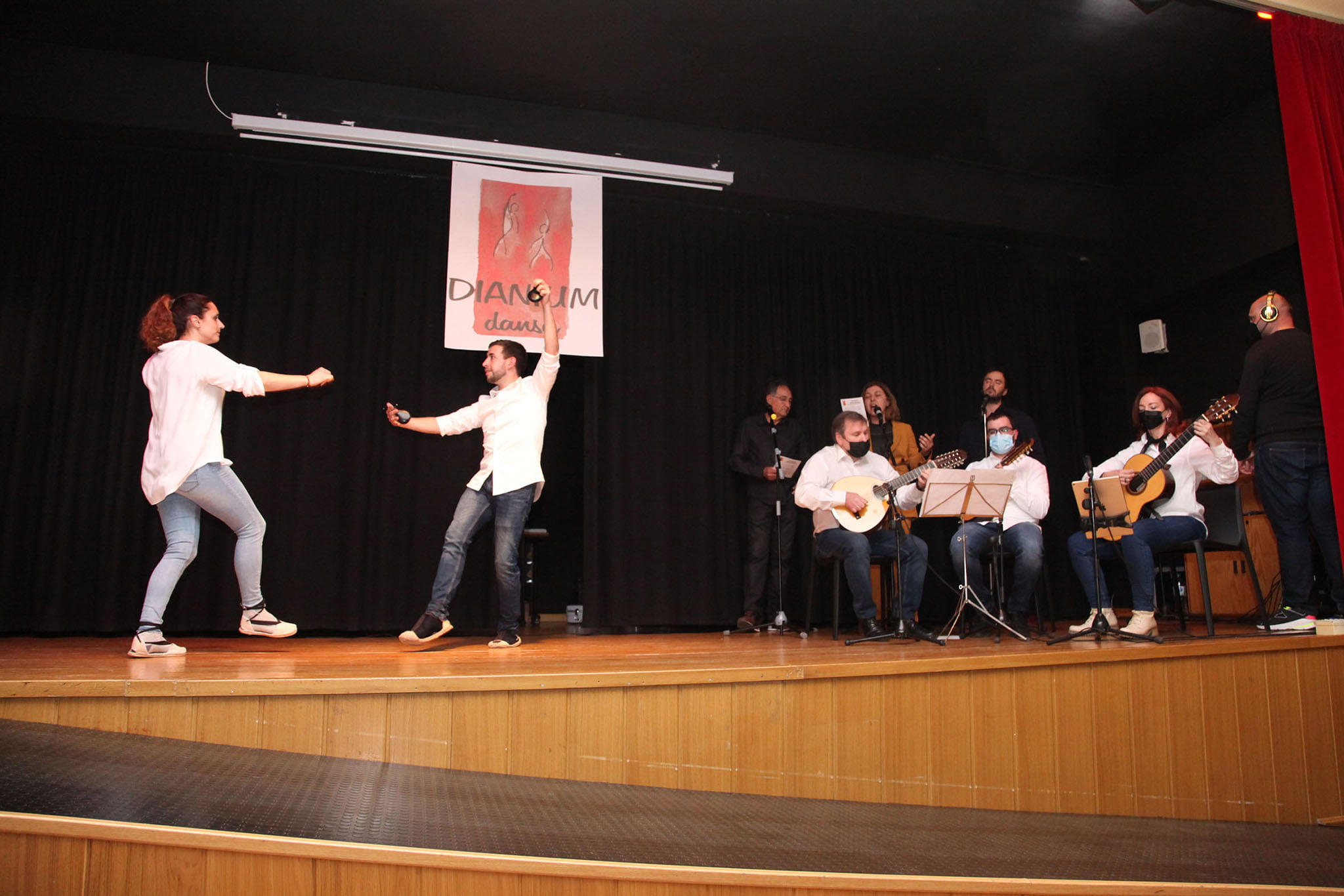 Presentación del bolero Dianium en la Casa de la Cultura