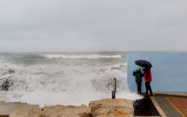 fuerza del mar en un temporal en denia en 2021