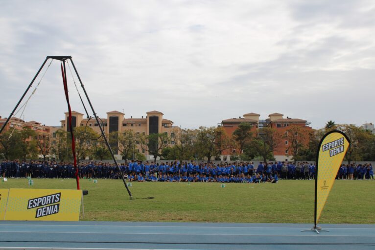 Las trece Escuelas Deportivas de Dénia durante la gala