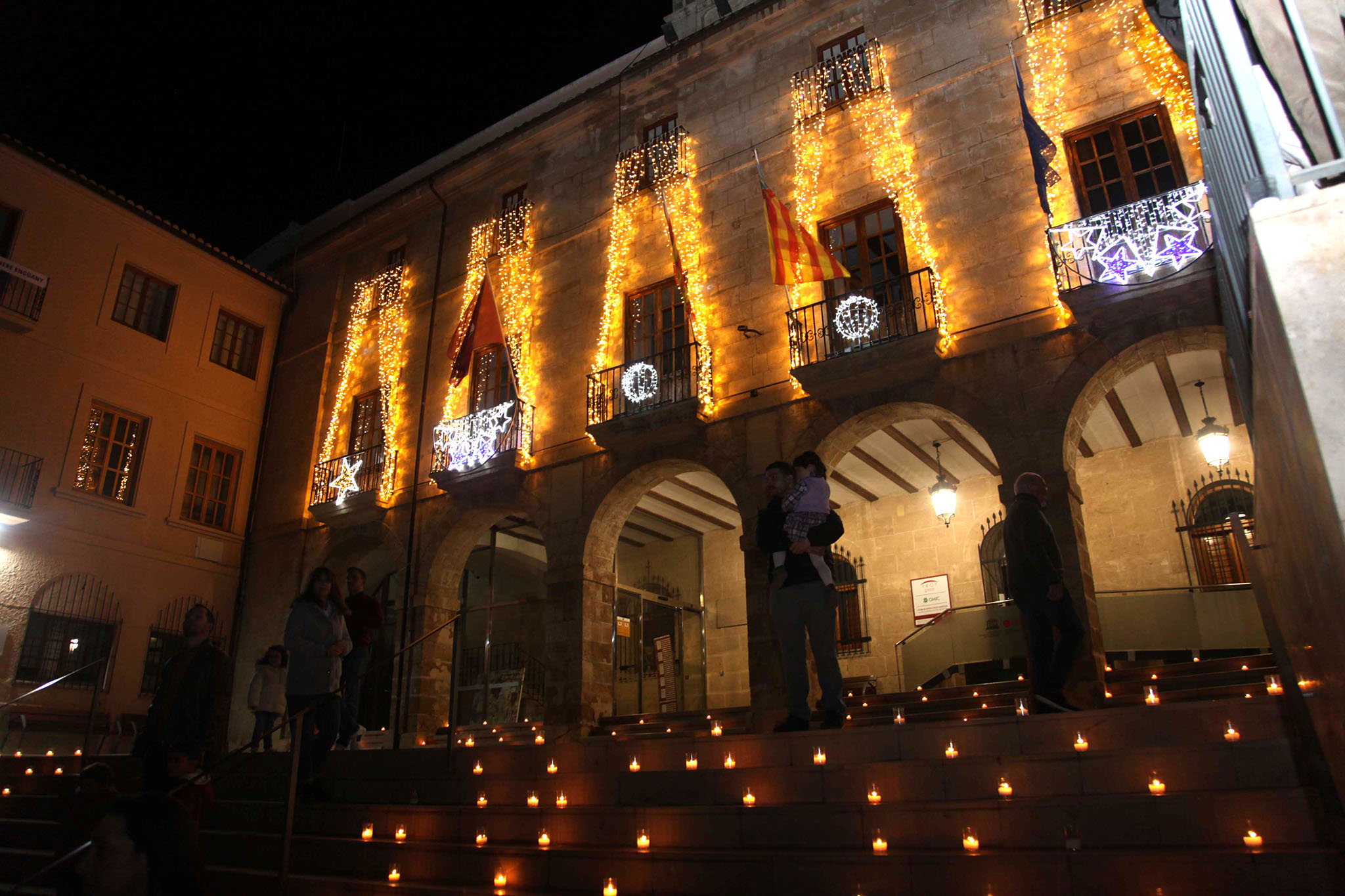 Iluminación navideña en el Ayuntamiento de Dénia