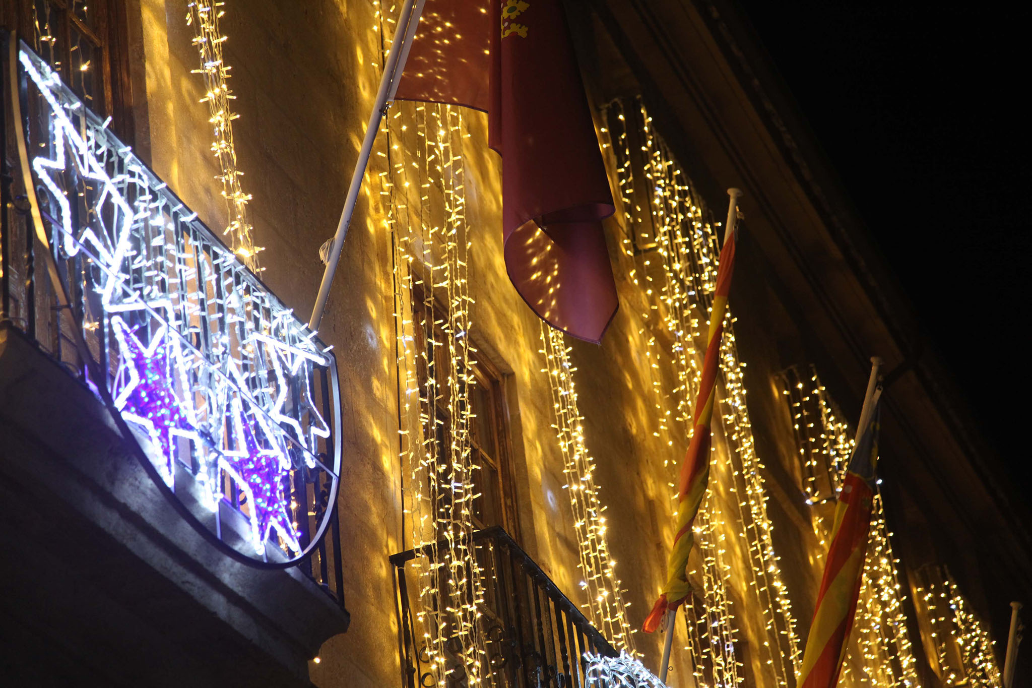 Luces navideñas en el Ayuntamiento de Dénia