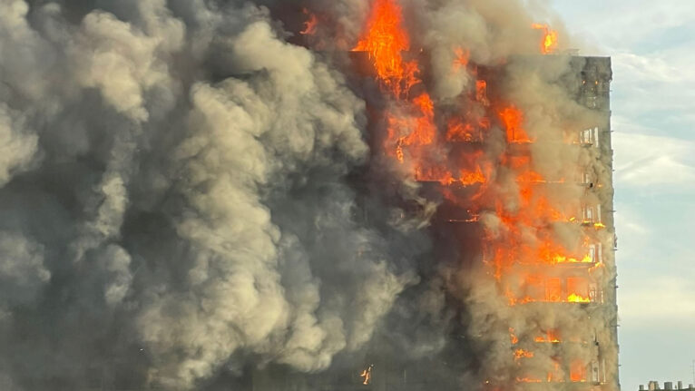 Incendio del edificio del barrio Campanar de València