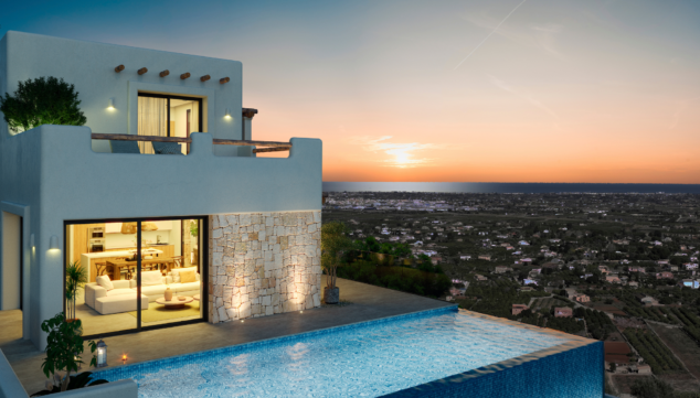 una piscina infinity con vistas al horizonte