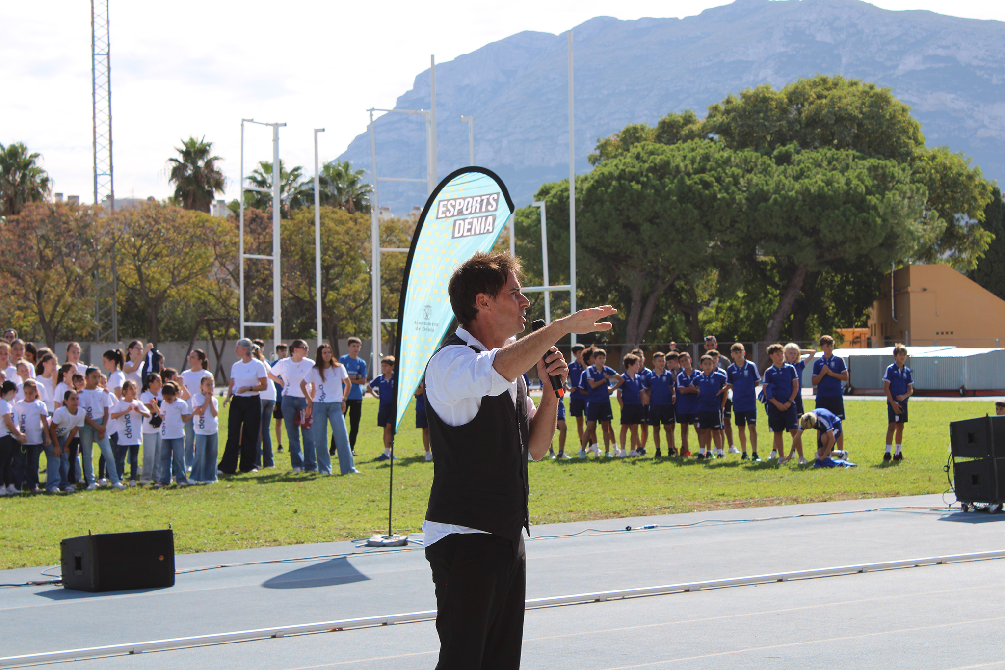 Presentación de las Escuelas Deportivas 77