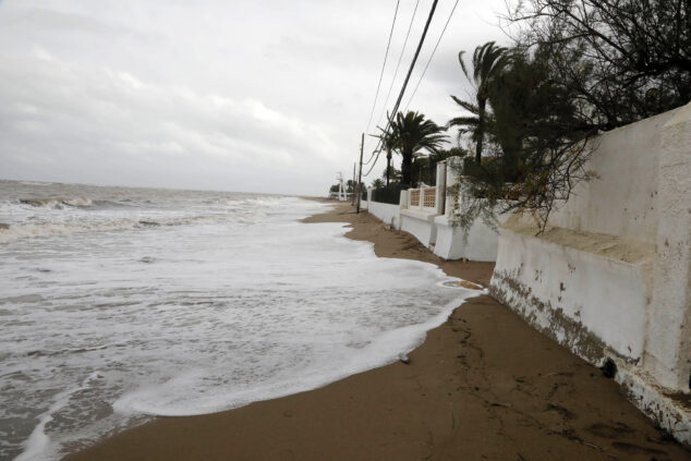 playas de denia tras el temporal 11