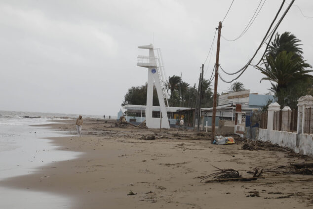 playas de denia tras el temporal 12