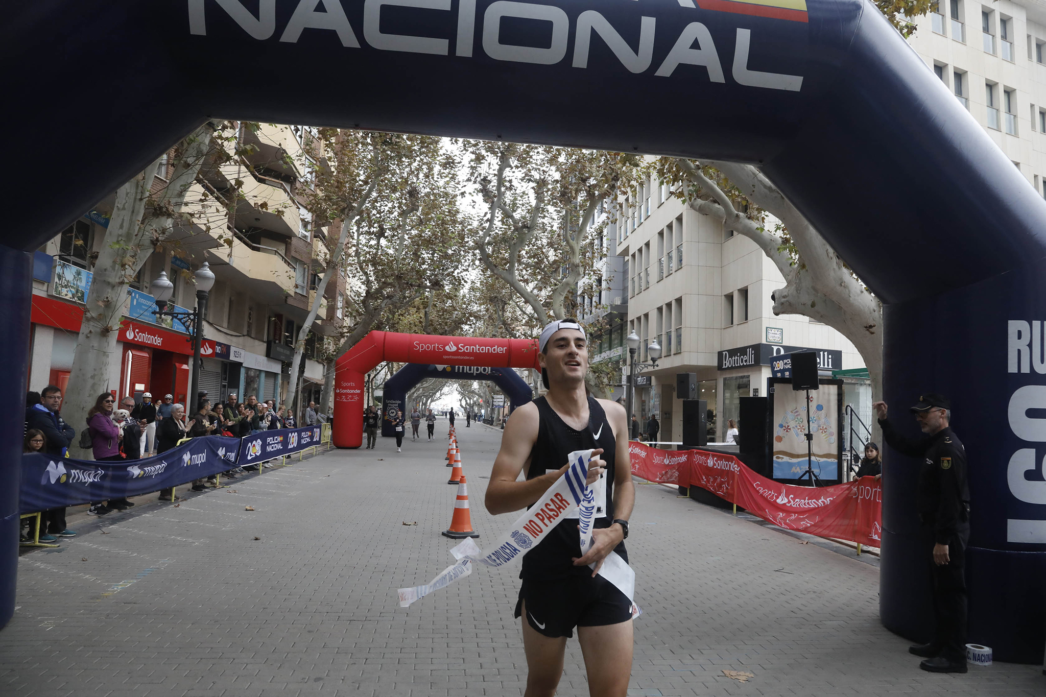 Carrera de la Policía Nacional por Luca 52