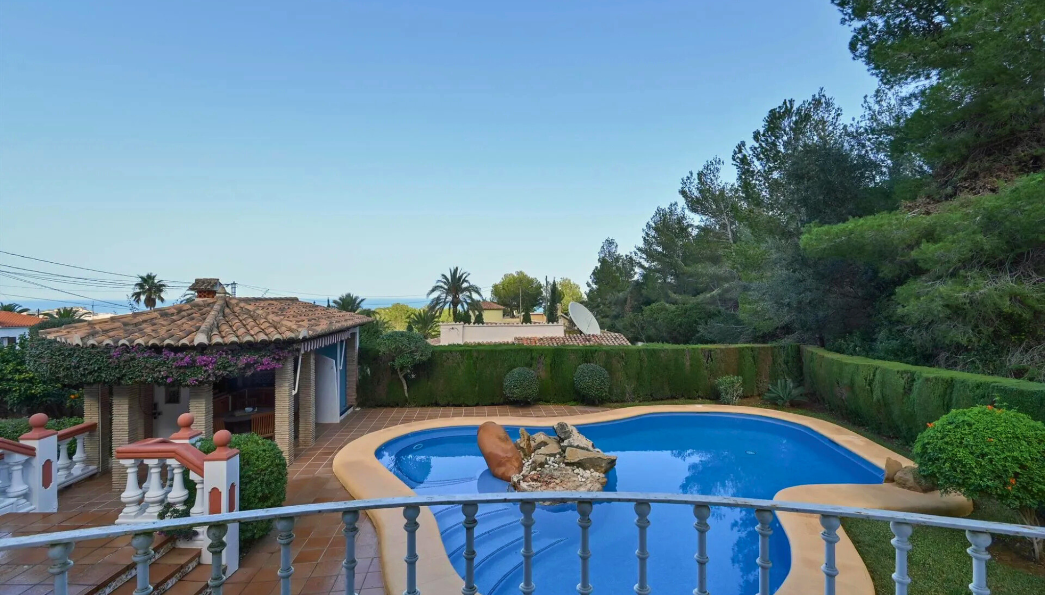 Villa en Dénia con piscina perfecta para relajarte en los días calurosos del año