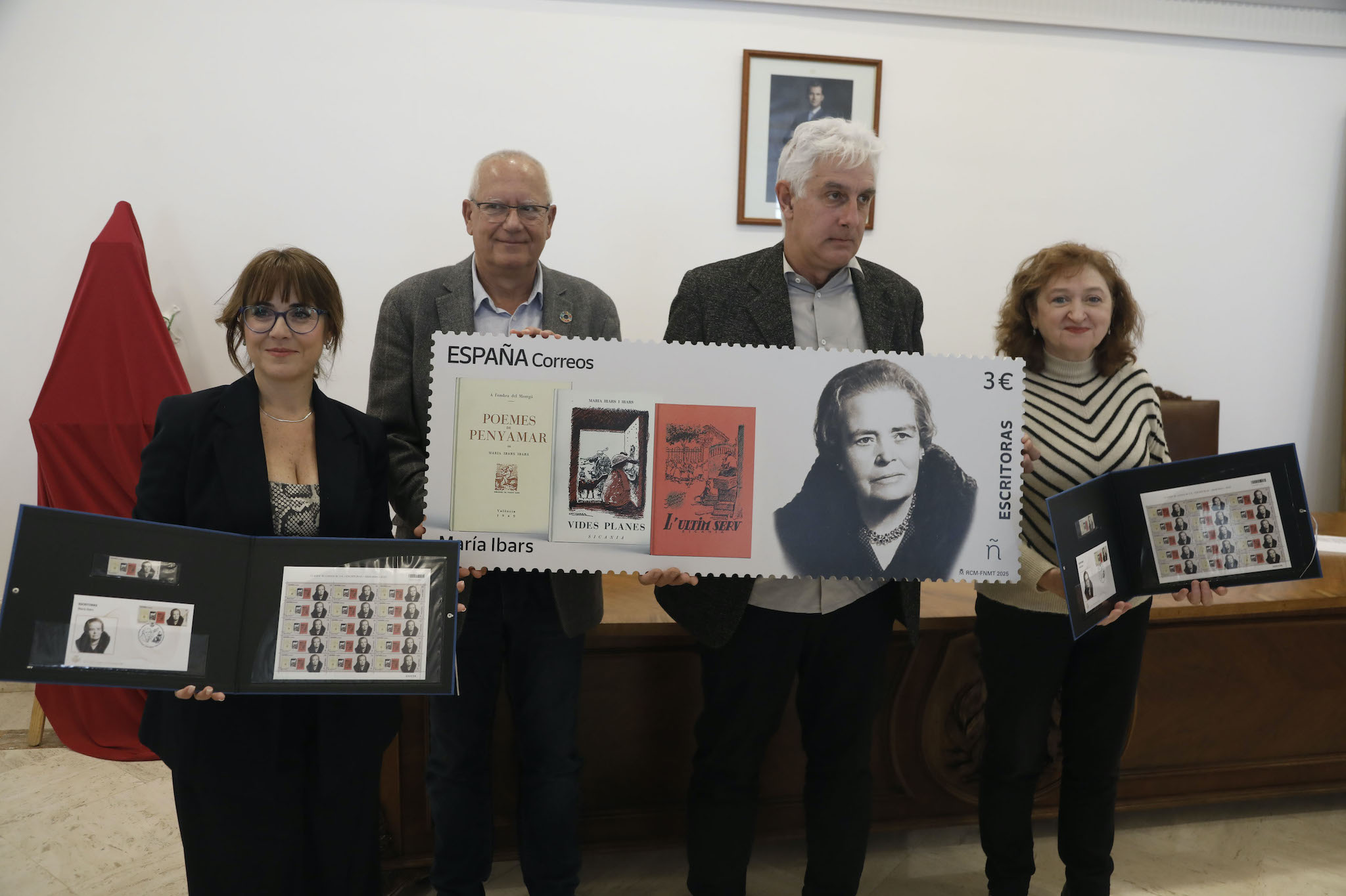 Presentación del sello de Maria Ibars en Dénia