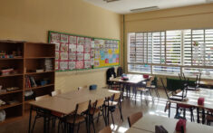 interior de una clase de primaria archivo