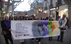 manifestantes 8m 2024 en denia