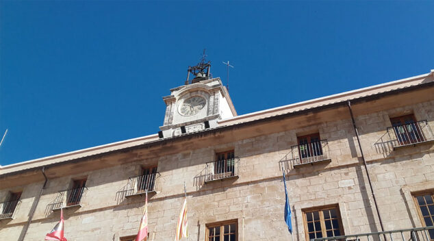 Imagen: Reloj del ayuntamiento de Dénia