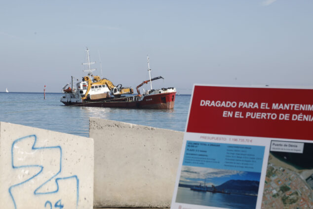 Imagen: Dragado en el Puerto de Dénia